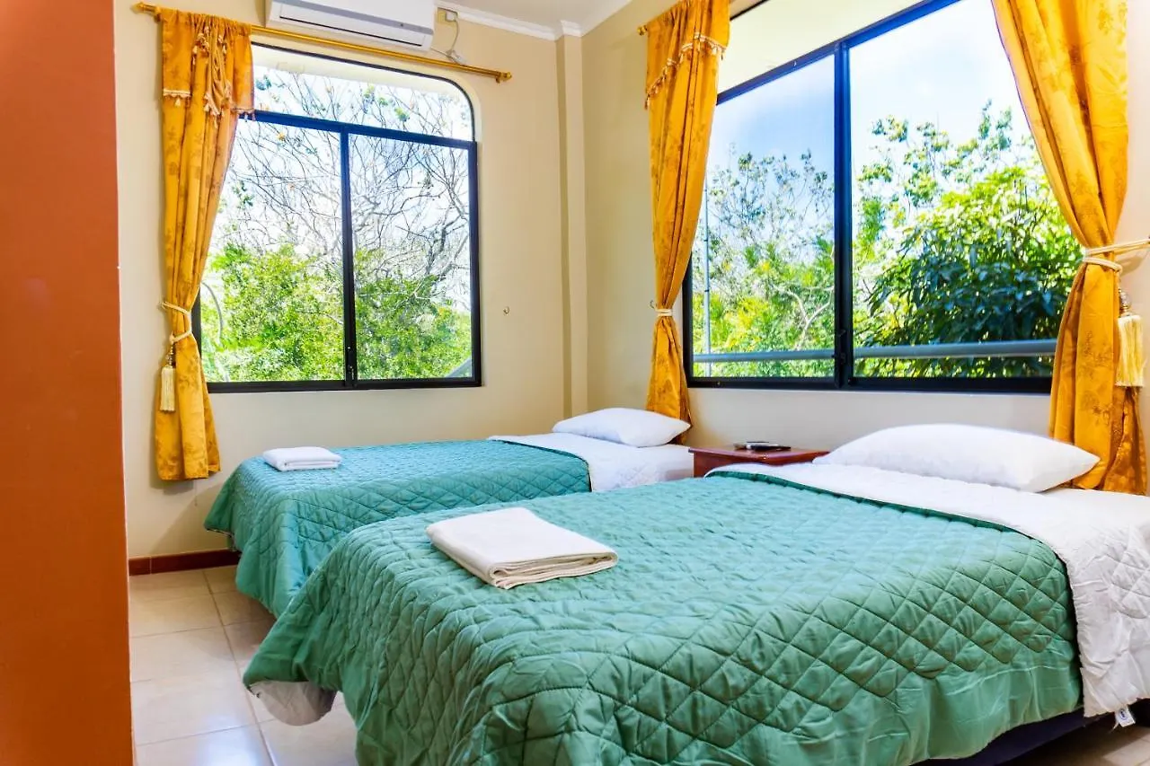 Cucuve Eco Hostal Puerto Baquerizo Moreno Guest house